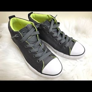 Unisex Converse Chuck Sneakers Size 5